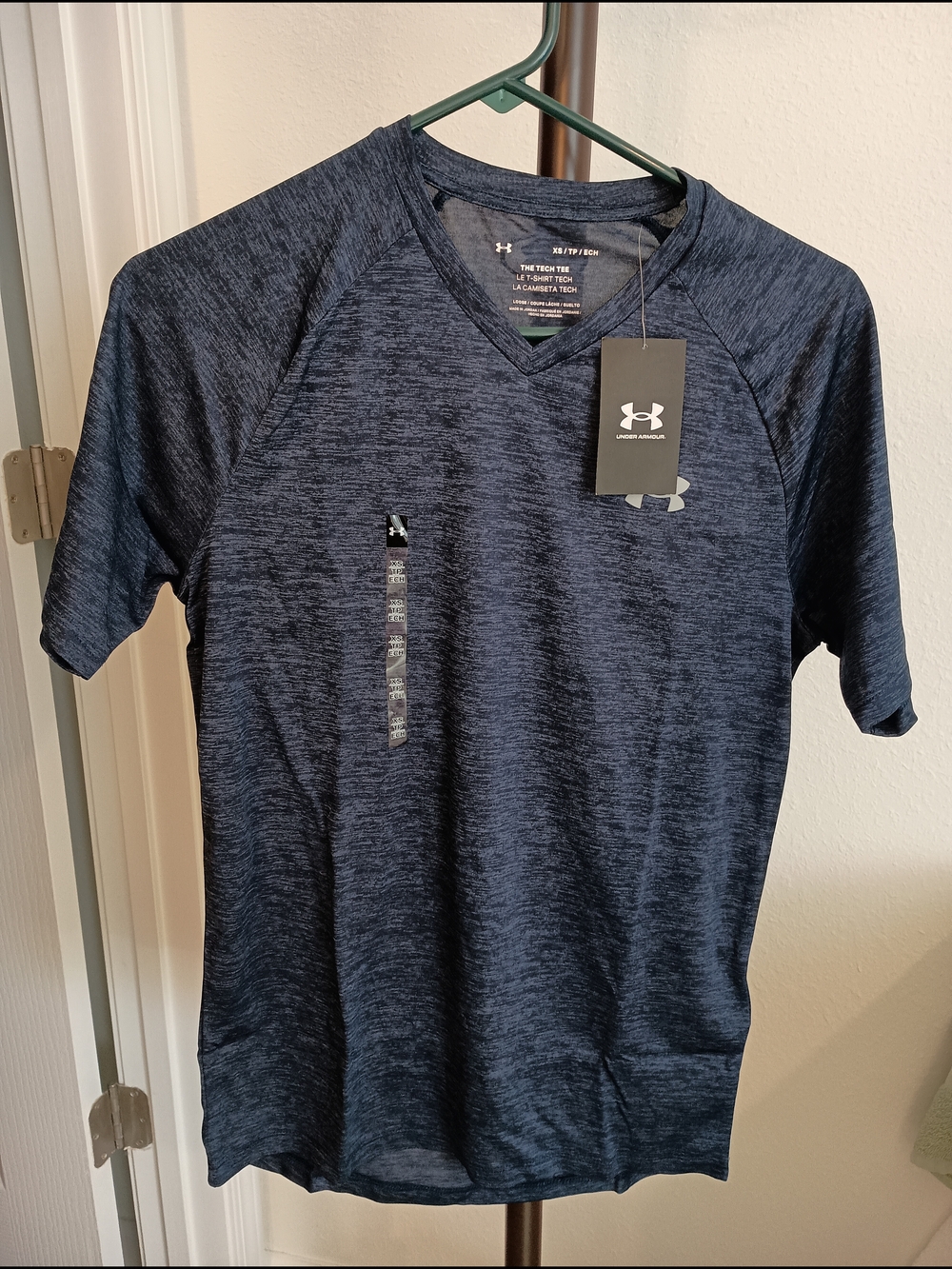 Men's XS Under Armour 2.0 V Neck Short Sleeve T Shirt Academy Blue Steel